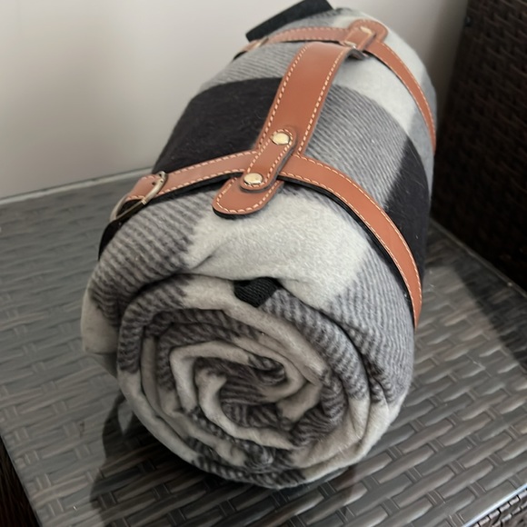 Roll up blanket - Picture 4 of 5